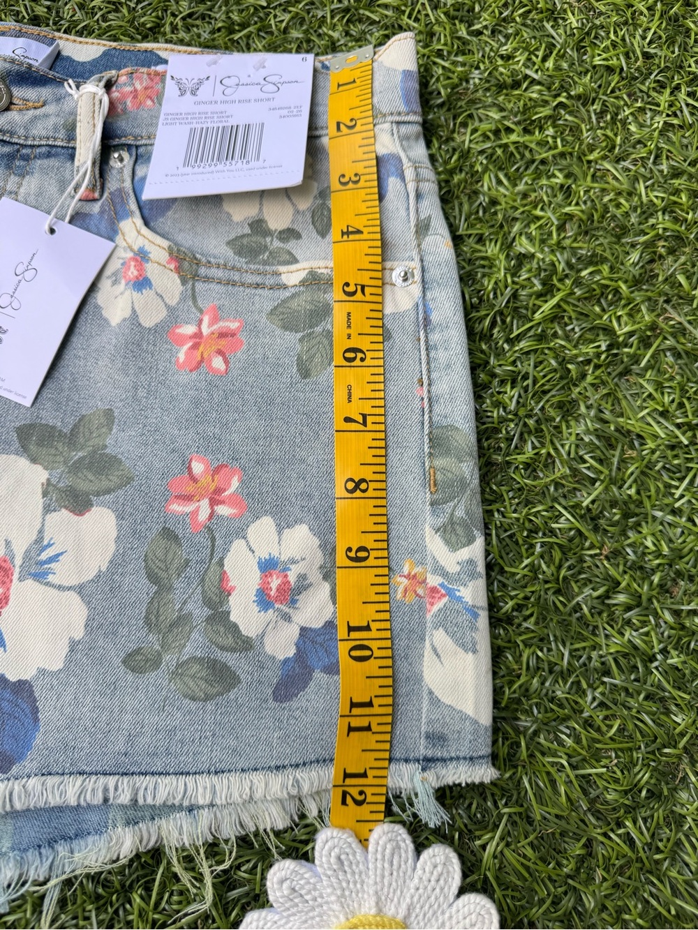Jessica Simpson Ginger High Rise Floral Denim Shorts Size 6 NWT - Picture 15 of 17
